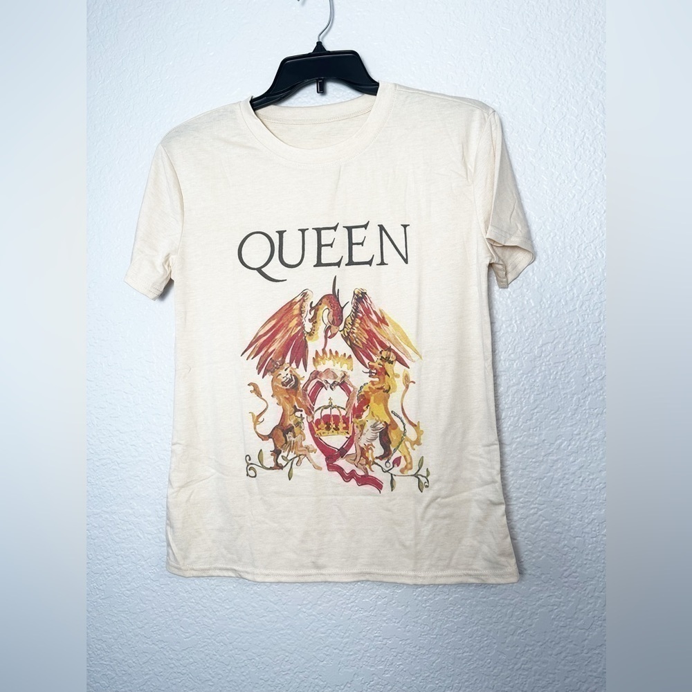 NWOT Amazon Queen T-Shirt
